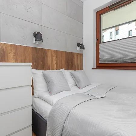 In Center With Balcony, Parking And Air Conditioning By Renters 아파트 *