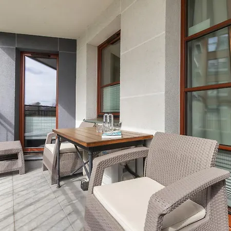 In Center With Balcony, Parking And Air Conditioning By Renters * גדנסק