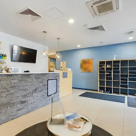 In Center With Balcony, Parking And Air Conditioning By Renters