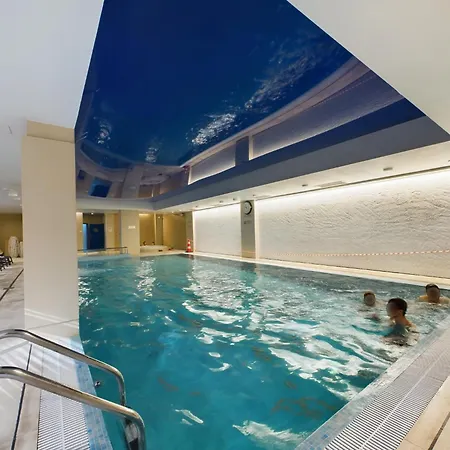 In Center With Balcony, Parking And Air Conditioning By Renters * גדנסק