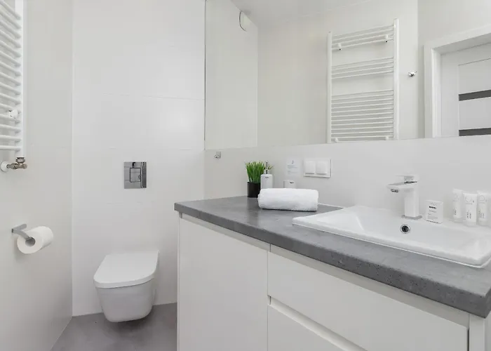 In Center With Balcony, Parking And Air Conditioning By Renters 아파트 그단스크