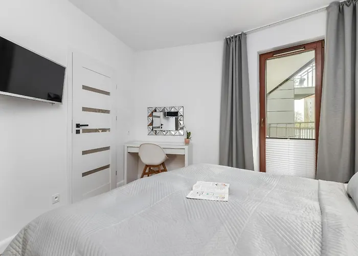 In Center With Balcony, Parking And Air Conditioning By Renters