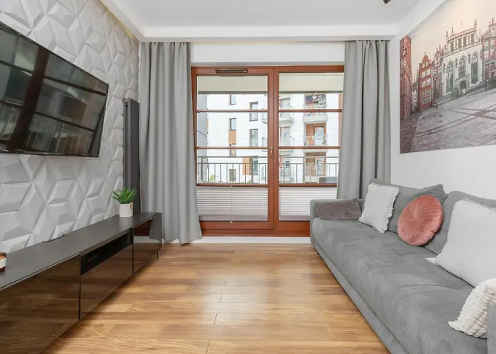 In Center With Balcony, Parking And Air Conditioning By Renters 그단스크