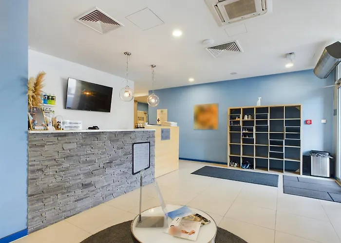 In Center With Balcony, Parking And Air Conditioning By Renters