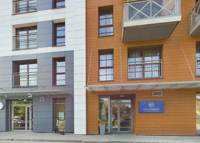 In Center With Balcony, Parking And Air Conditioning By Renters *