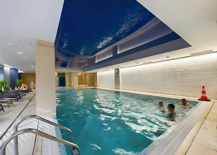 In Center With Balcony, Parking And Air Conditioning By Renters * גדנסק