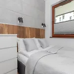 In Center With Balcony, Parking And Air Conditioning By Renters Apartamento *